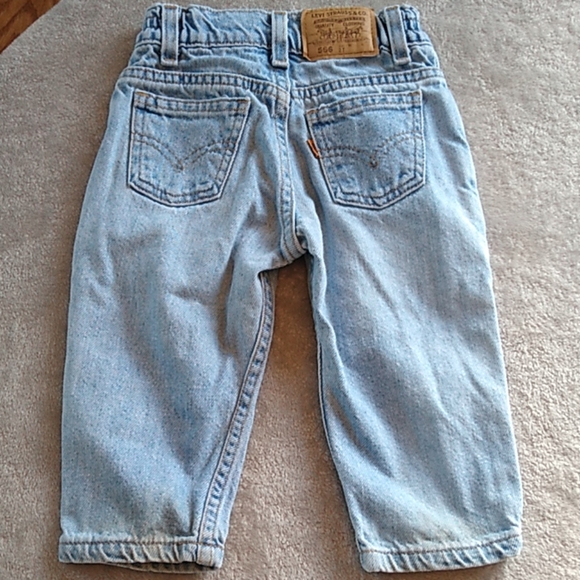 2t levi jeans